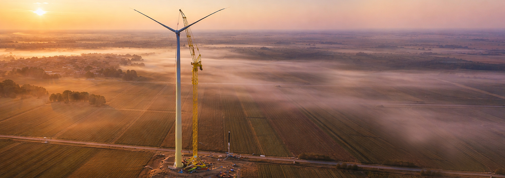 LIFTING PIONEER, DEFINING NEW INDUSTRIAL HEIGHTS